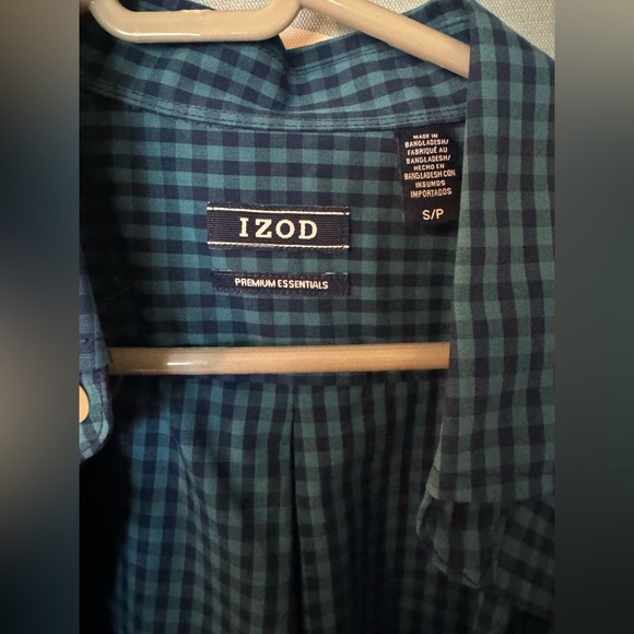Izod Blue checkered button-down shirt. Barely used (if ever); great condition. - Picture 4 of 4